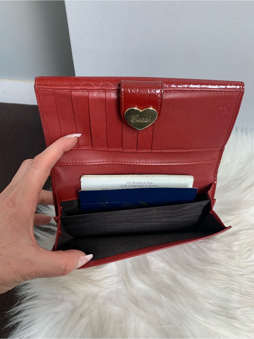 Authentic red patent leather Gucci long wallet w heart snap ❤️ - Picture 8 of 16